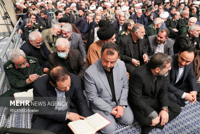 دیدار مسئولان و کارگزاران نظام با رهبر معظم انقلاب اسلامی در بیست و سومین روز از ماه مبارک رمضان، سران قوا، مسئولان و کارگزاران نظام، جمعی از مدیران ارشد دستگاه‌های مختلف، نمایندگان مجلس شورای اسلامی، مسئولان سابق و فعالان اجتماعی و فرهنگی، عصر امروز چهار